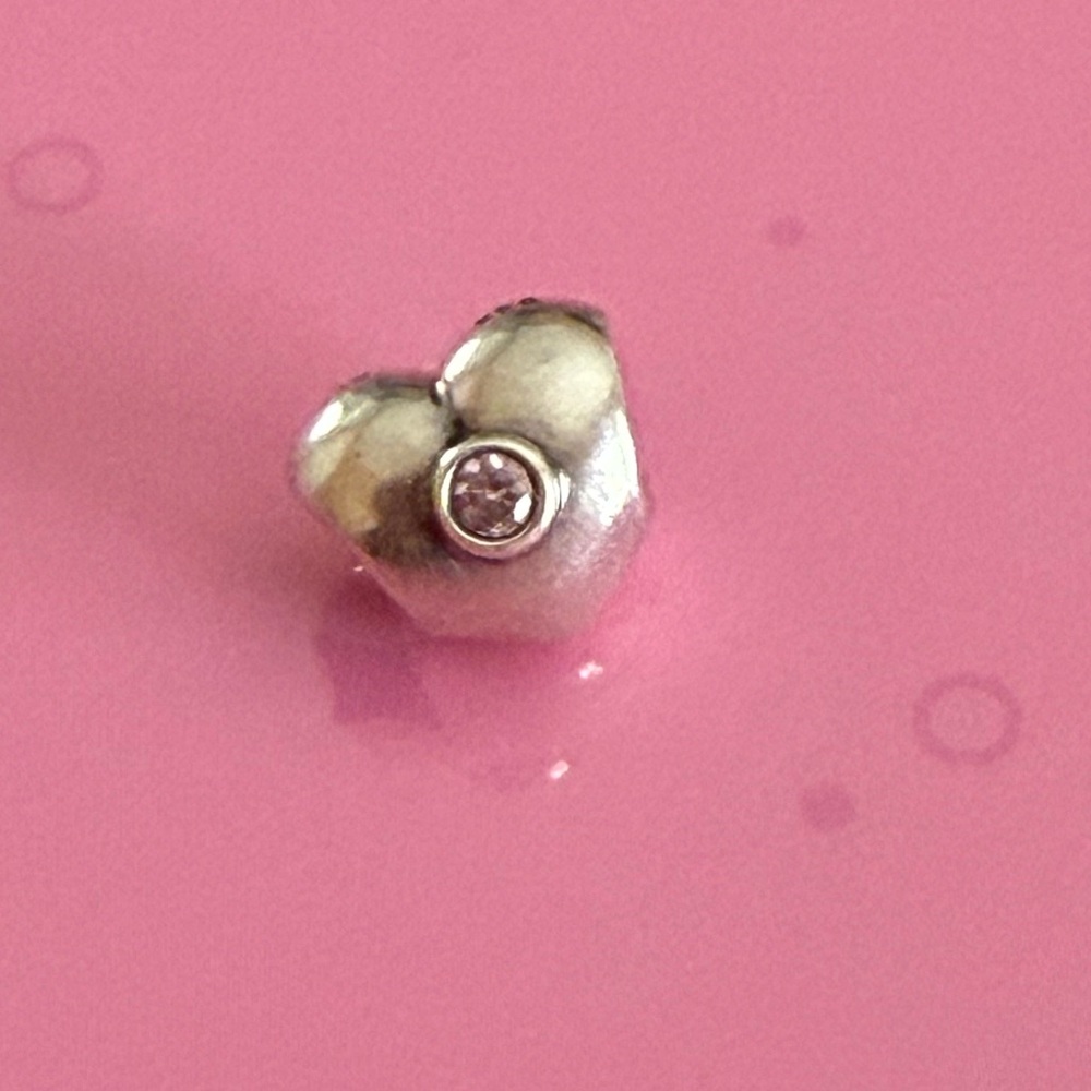 Pandora heart charm ❤️